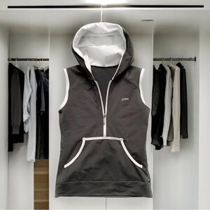 SOFIBELLA Women’s Zip Front Vest!